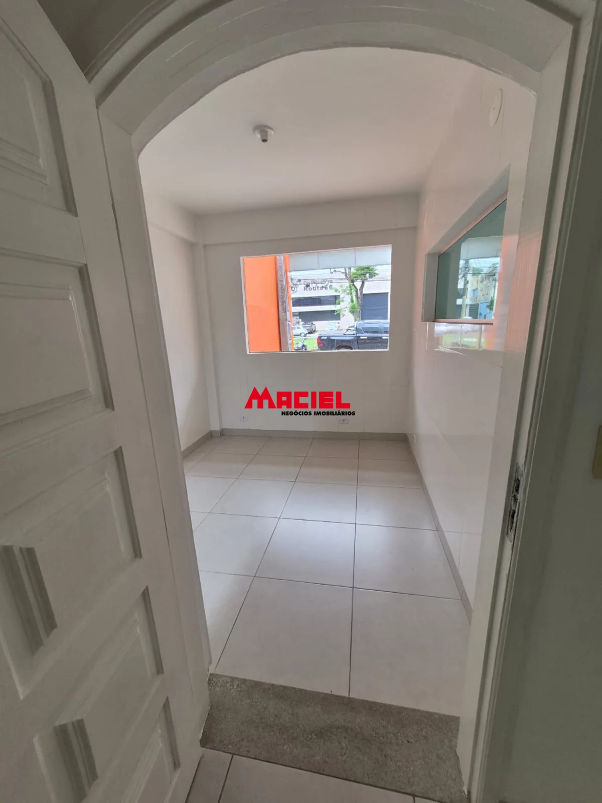 Alugar Comercial / Ponto Comercial em S&atilde;o Jos&eacute; dos Campos R$ 8.000,00 - Foto 15