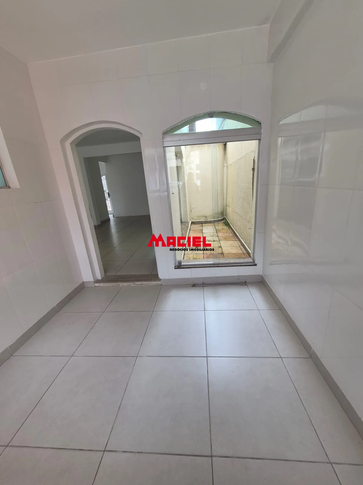 Alugar Comercial / Ponto Comercial em S&atilde;o Jos&eacute; dos Campos R$ 8.000,00 - Foto 16