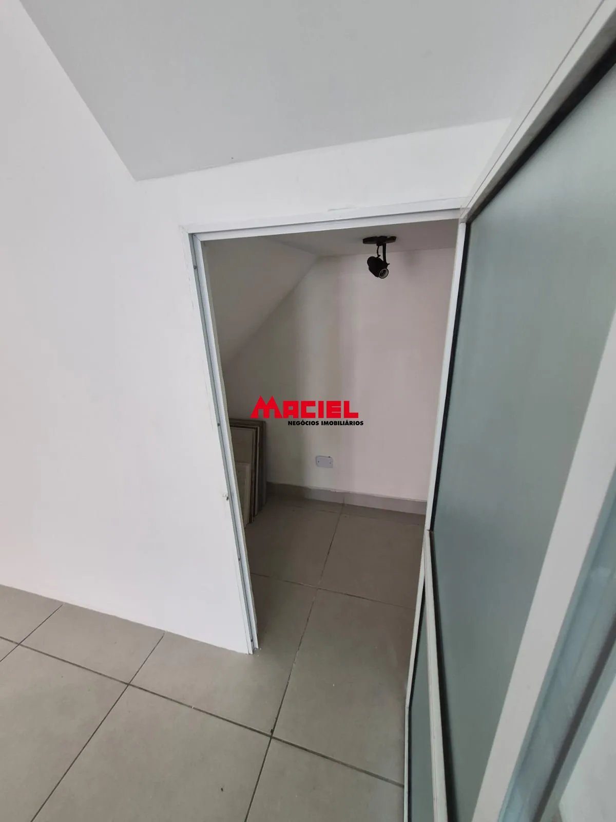 Alugar Comercial / Ponto Comercial em S&atilde;o Jos&eacute; dos Campos R$ 8.000,00 - Foto 17