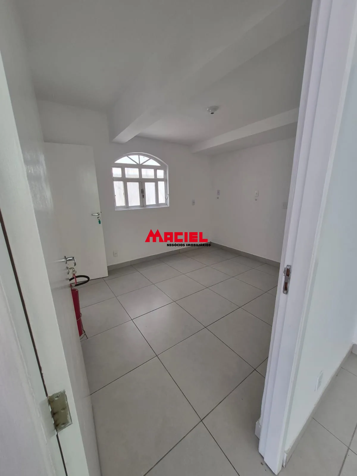 Alugar Comercial / Ponto Comercial em S&atilde;o Jos&eacute; dos Campos R$ 8.000,00 - Foto 19