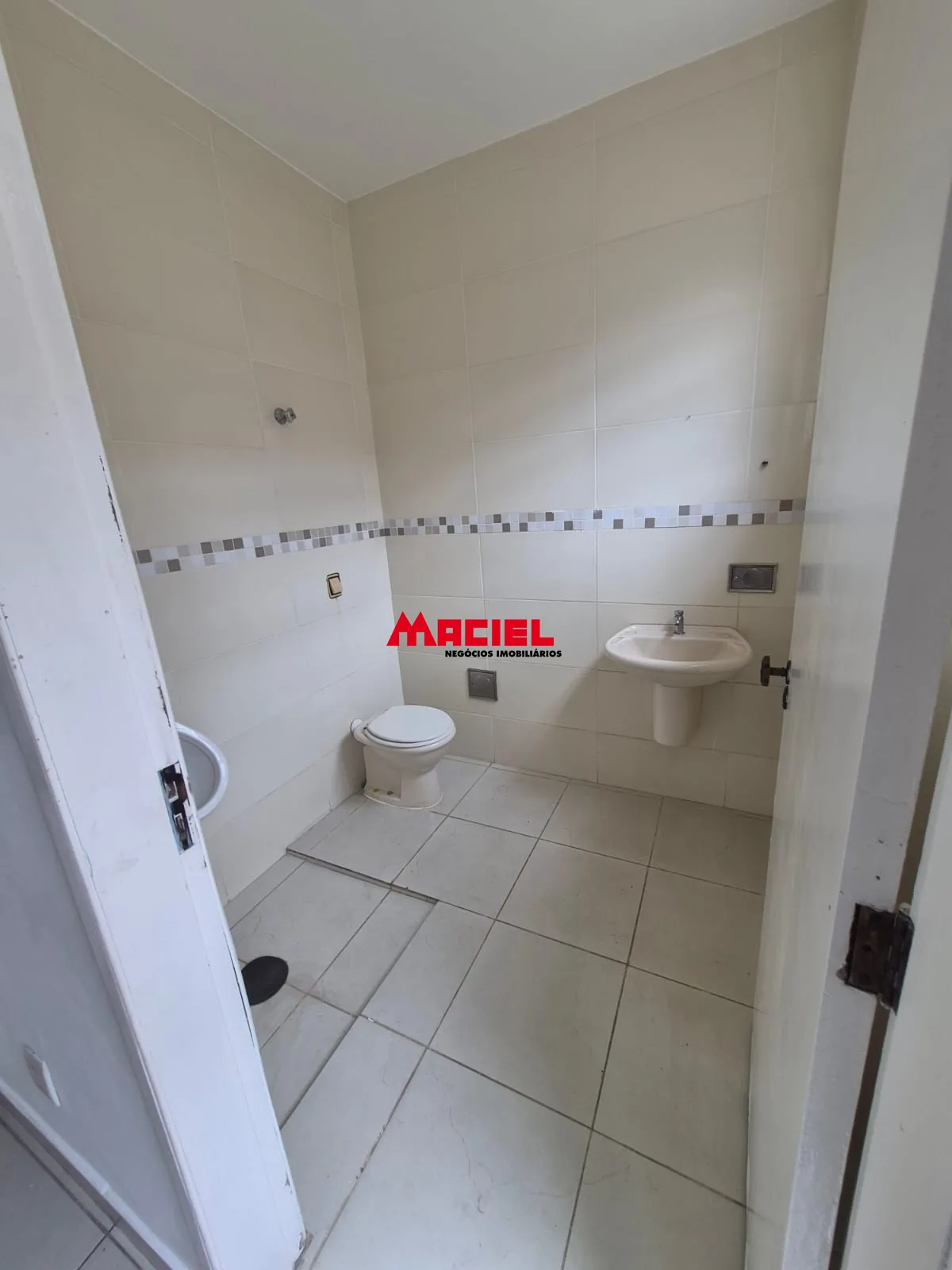 Alugar Comercial / Ponto Comercial em S&atilde;o Jos&eacute; dos Campos R$ 8.000,00 - Foto 21