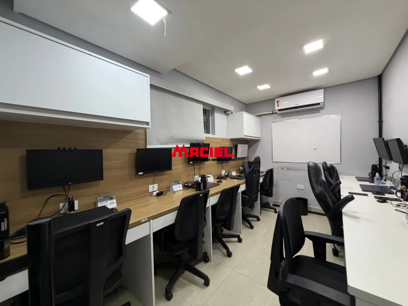 Comprar Comercial / Pr&eacute;dio em S&atilde;o Jos&eacute; dos Campos R$ 1.050.000,00 - Foto 2