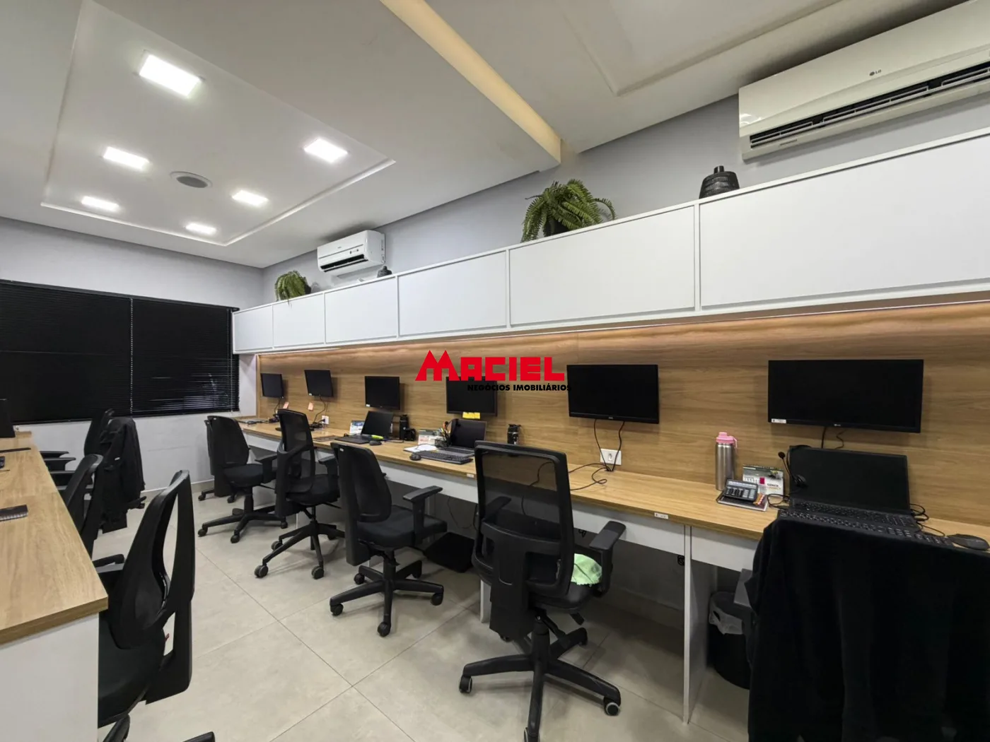 Comprar Comercial / Pr&eacute;dio em S&atilde;o Jos&eacute; dos Campos R$ 1.050.000,00 - Foto 28