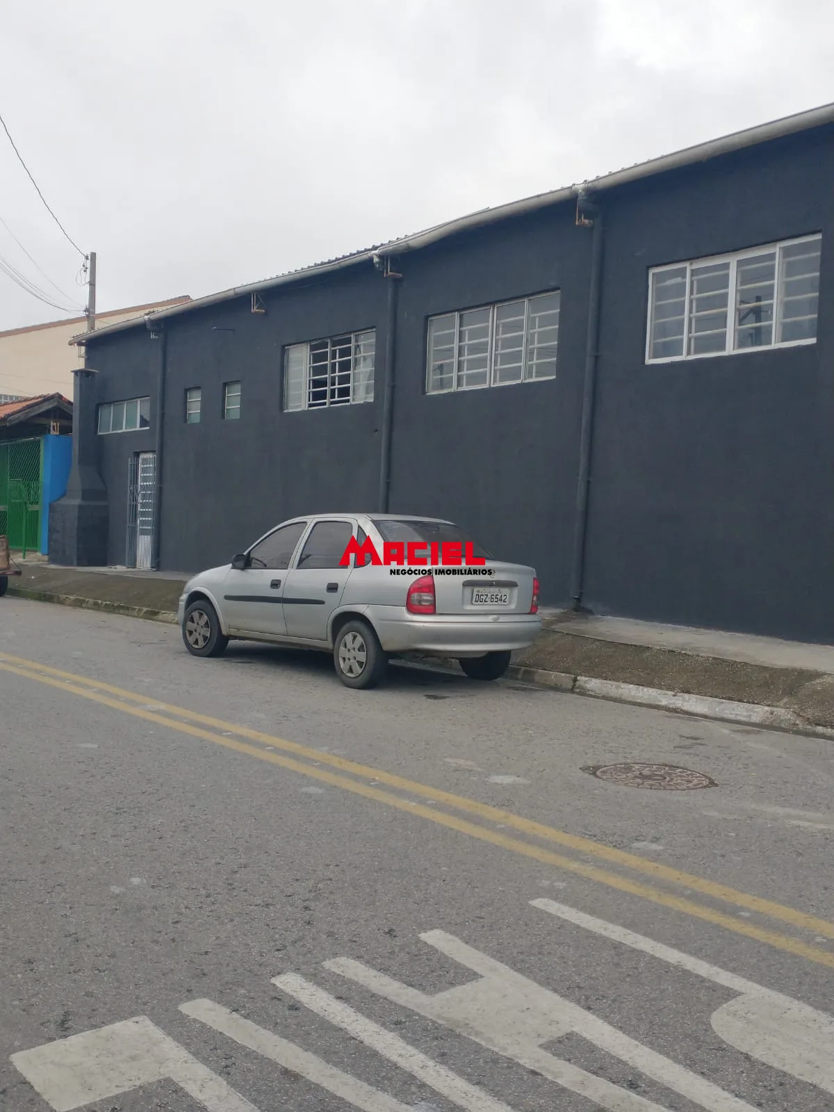 Alugar Comercial / Galp&atilde;o em S&atilde;o Jos&eacute; dos Campos R$ 4.900,00 - Foto 4