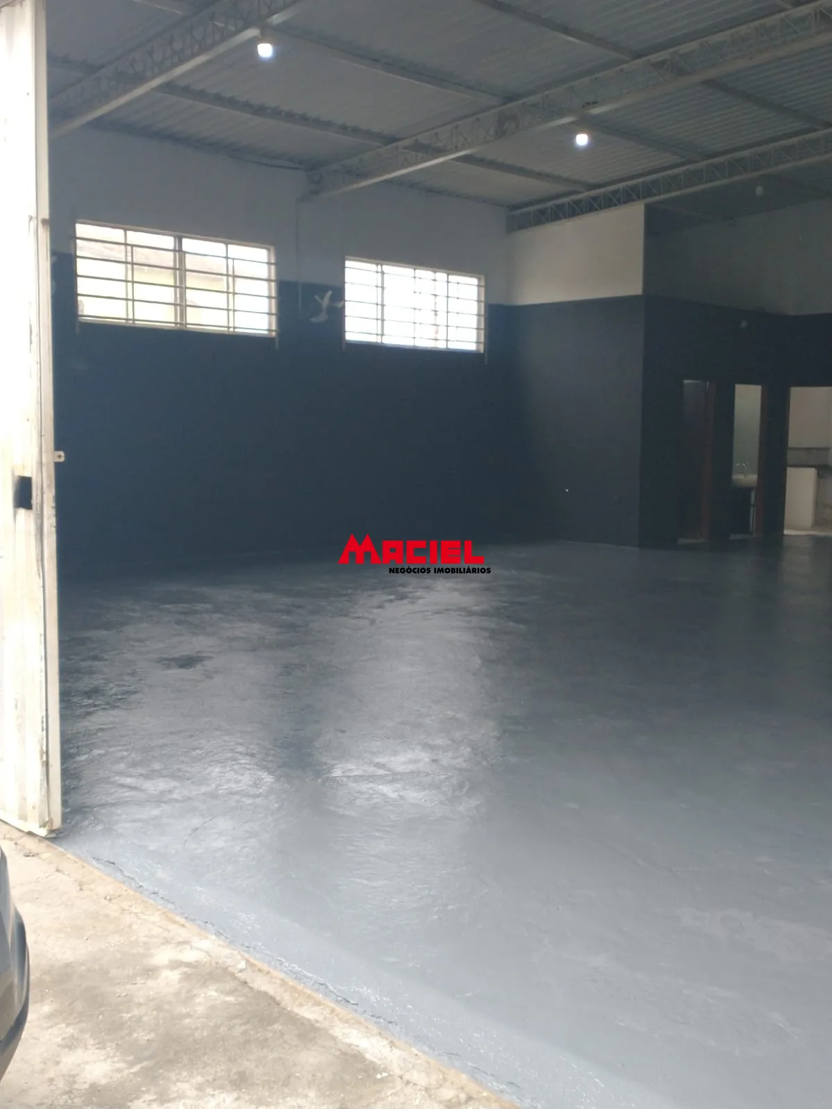 Alugar Comercial / Galp&atilde;o em S&atilde;o Jos&eacute; dos Campos R$ 4.900,00 - Foto 8