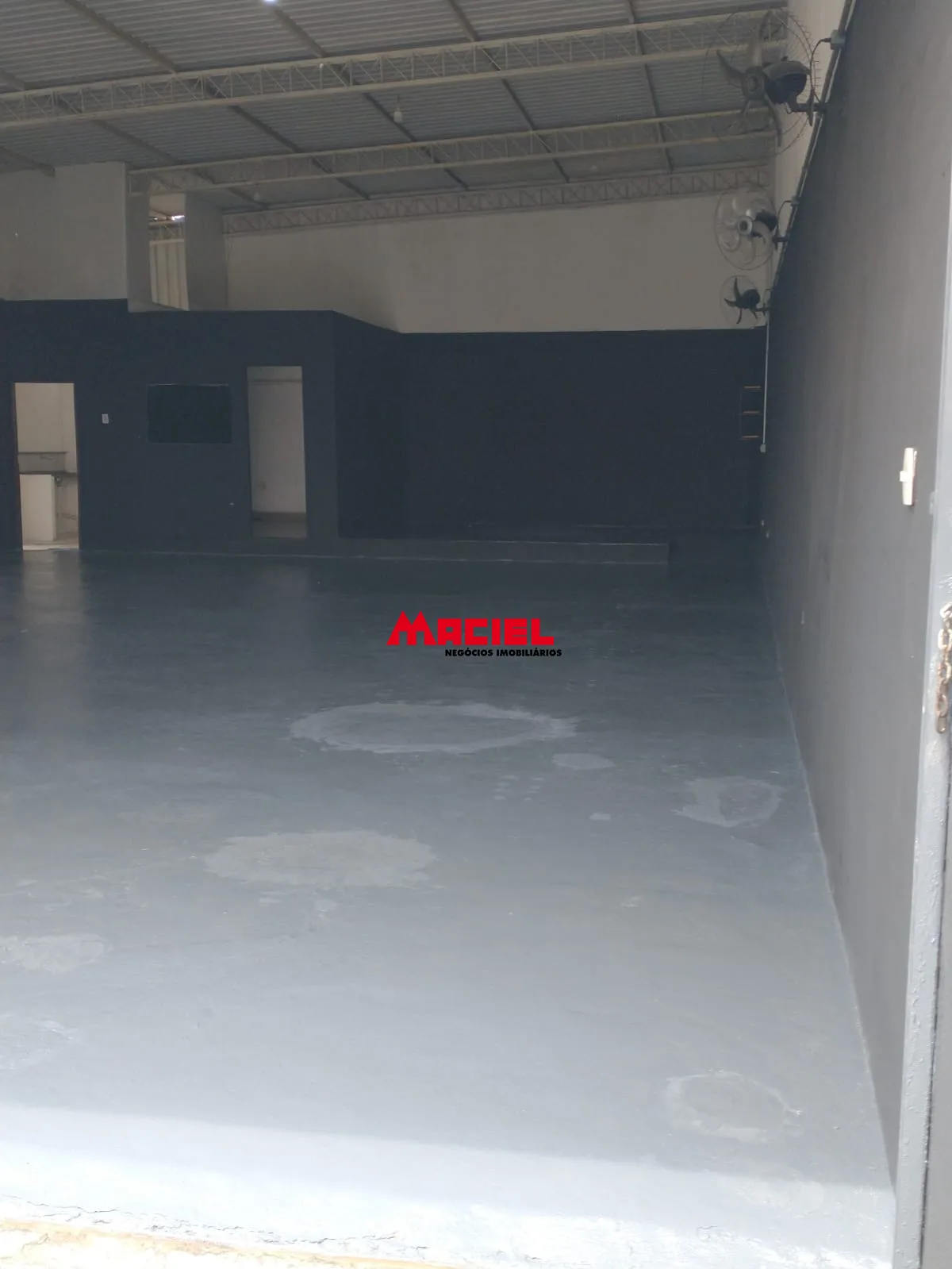 Alugar Comercial / Galp&atilde;o em S&atilde;o Jos&eacute; dos Campos R$ 4.900,00 - Foto 9