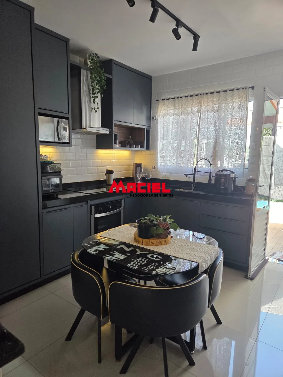 Comprar Casa / Condom&iacute;nio em S&atilde;o Jos&eacute; dos Campos R$ 600.000,00 - Foto 1