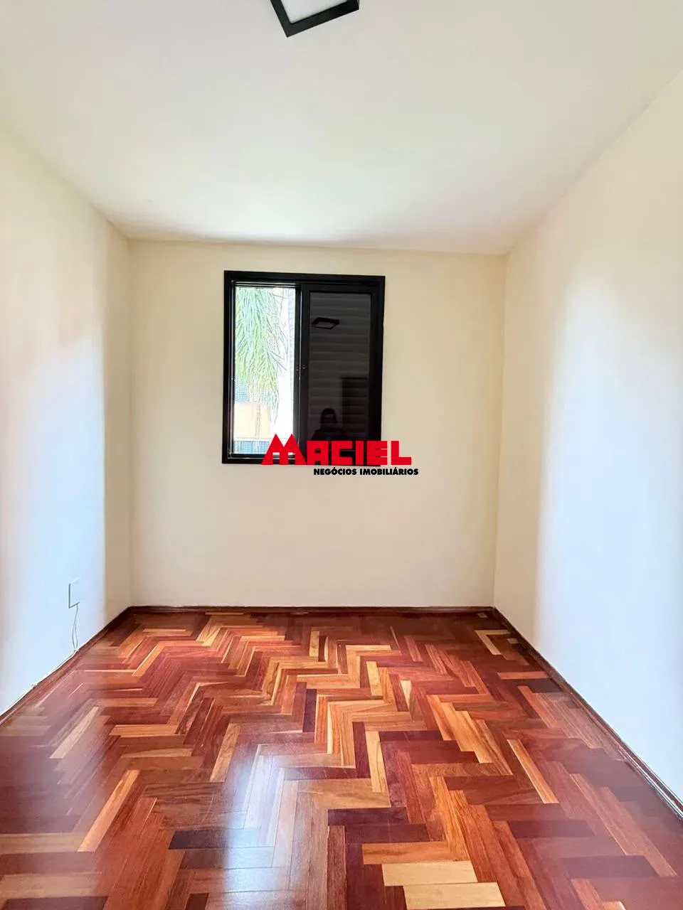 Alugar Apartamento / Padr&atilde;o em S&atilde;o Jos&eacute; dos Campos R$ 1.600,00 - Foto 4