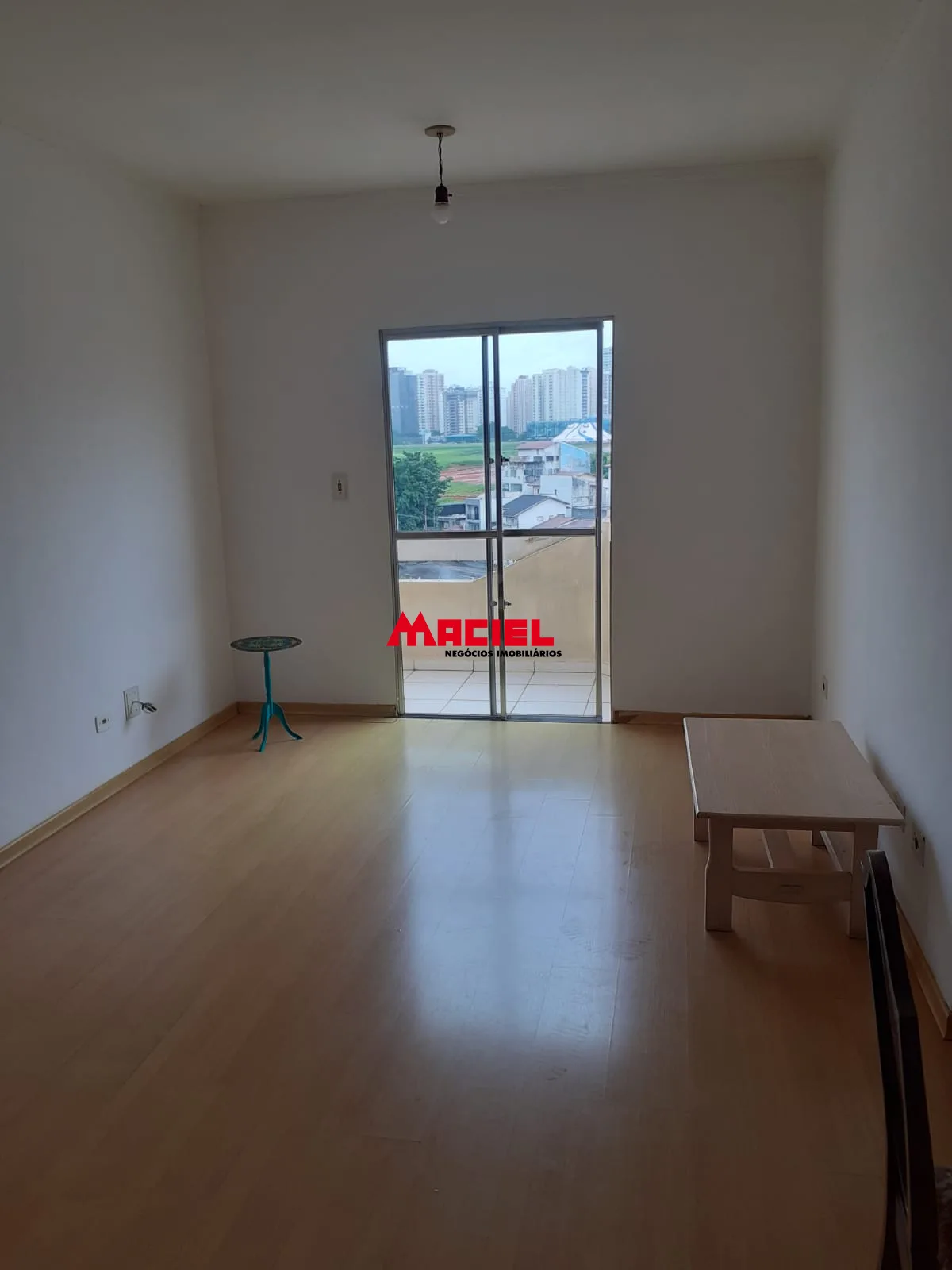 Alugar Apartamento / Padr&atilde;o em S&atilde;o Jos&eacute; dos Campos R$ 2.100,00 - Foto 1