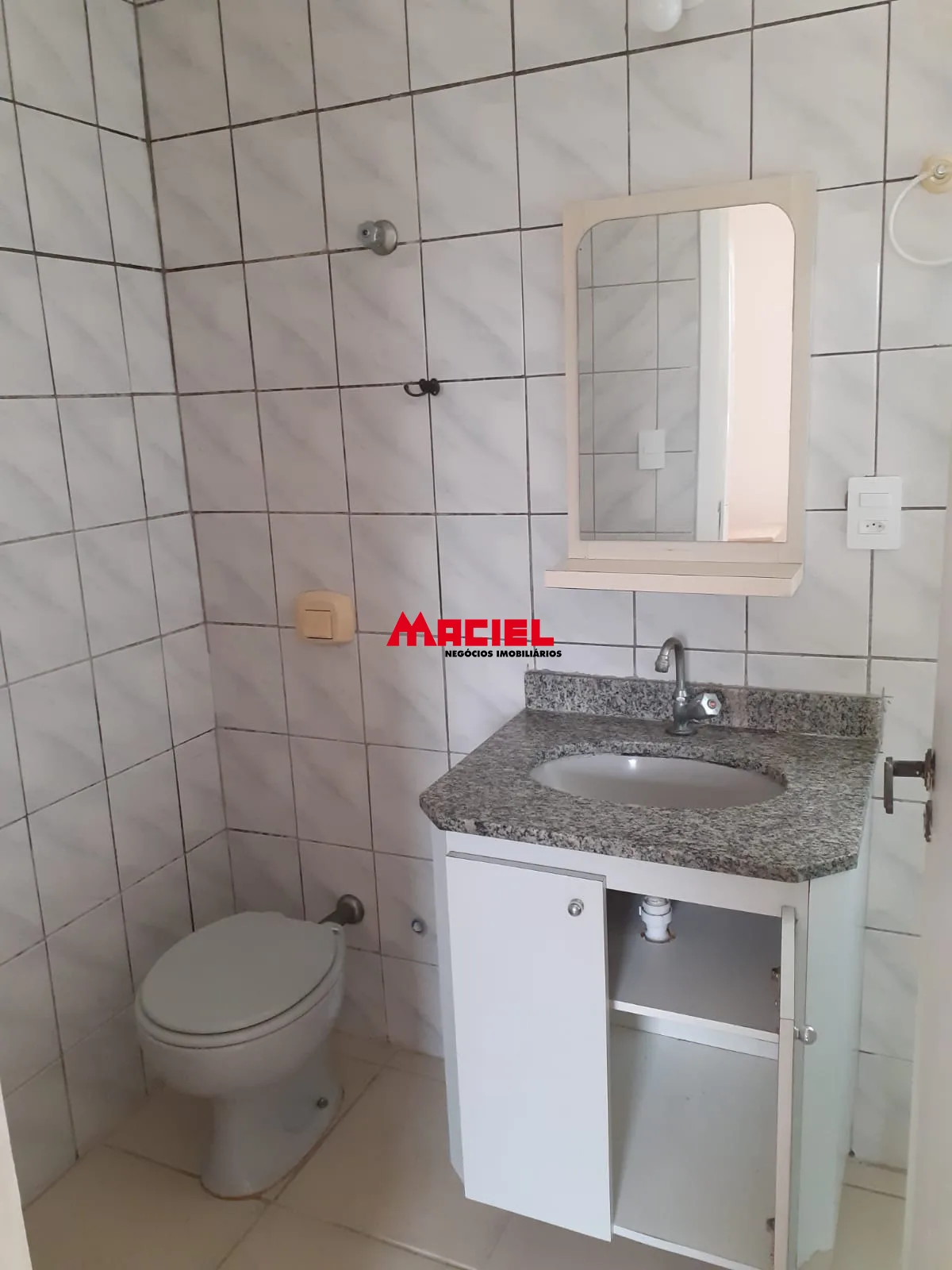 Alugar Apartamento / Padr&atilde;o em S&atilde;o Jos&eacute; dos Campos R$ 2.100,00 - Foto 6