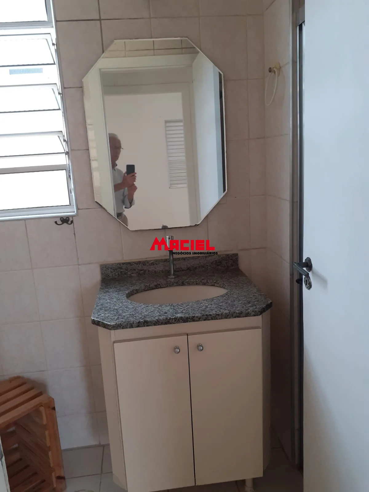 Alugar Apartamento / Padr&atilde;o em S&atilde;o Jos&eacute; dos Campos R$ 2.100,00 - Foto 10