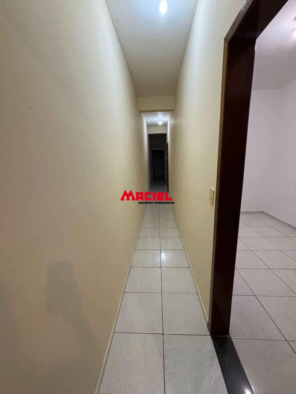 Alugar Casa / Sobrado em S&atilde;o Jos&eacute; dos Campos R$ 2.700,00 - Foto 2