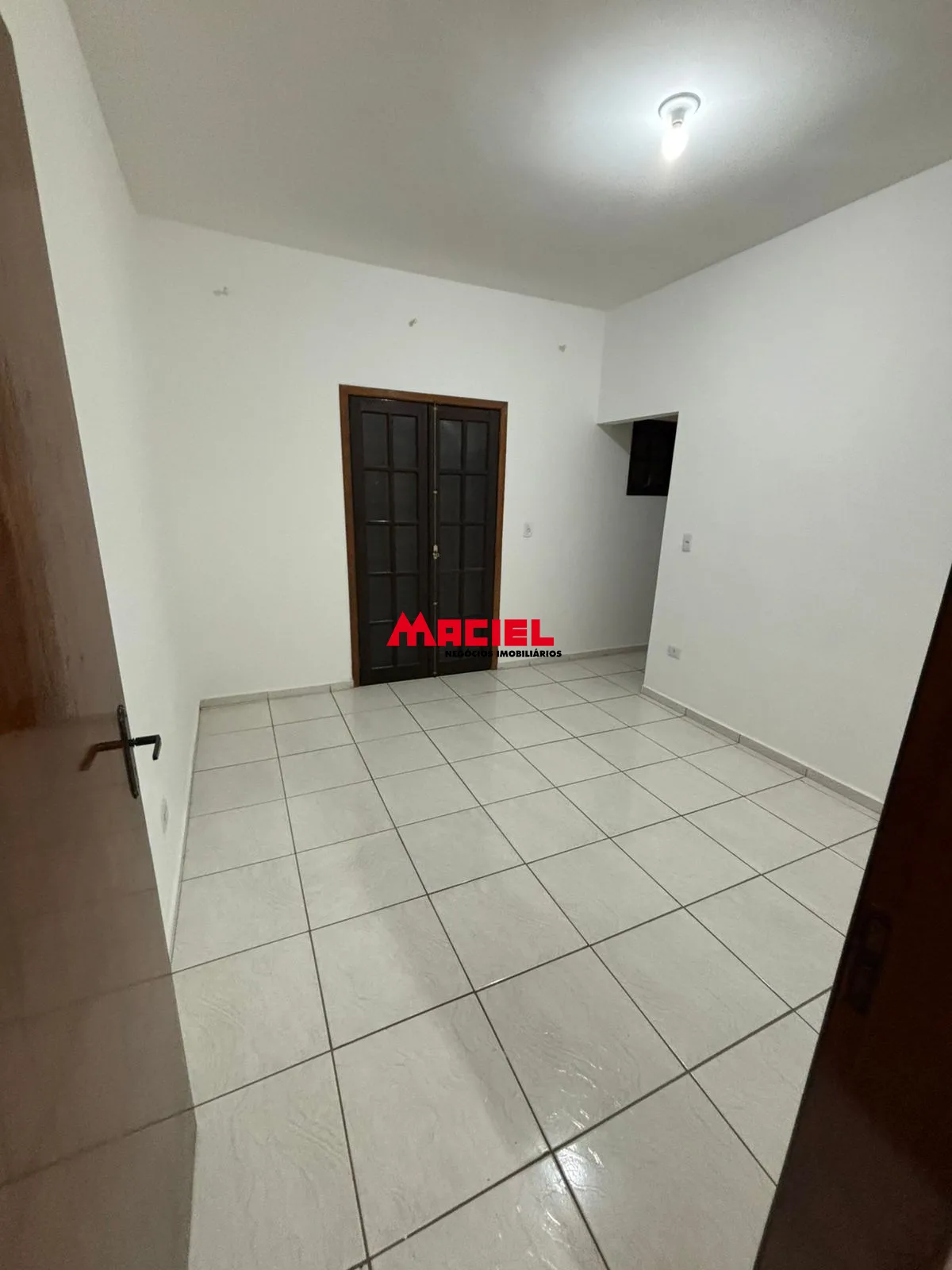 Alugar Casa / Sobrado em S&atilde;o Jos&eacute; dos Campos R$ 2.700,00 - Foto 5
