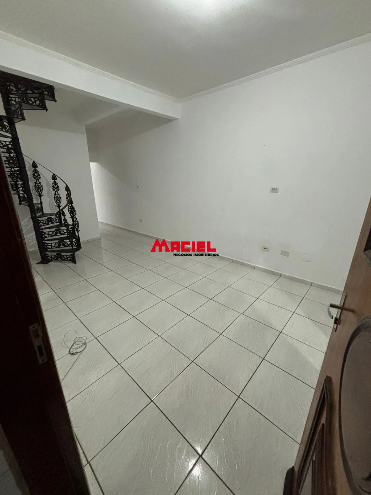 Alugar Casa / Sobrado em S&atilde;o Jos&eacute; dos Campos R$ 2.700,00 - Foto 9