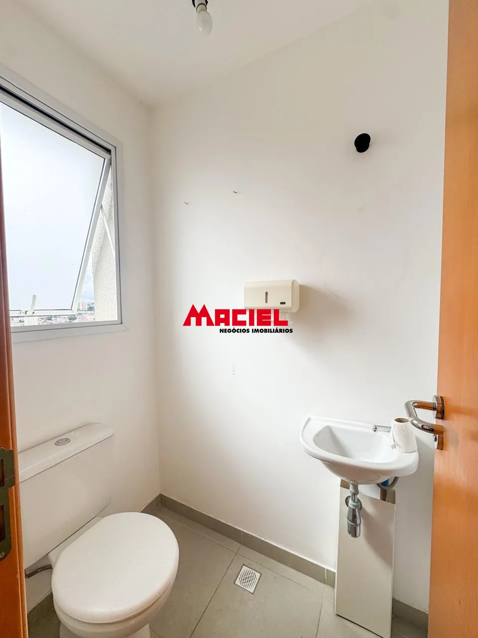 Comprar Comercial / Sala em Edif&iacute;cio/Condom&iacute;nio em Jacare&iacute; R$ 280.000,00 - Foto 3