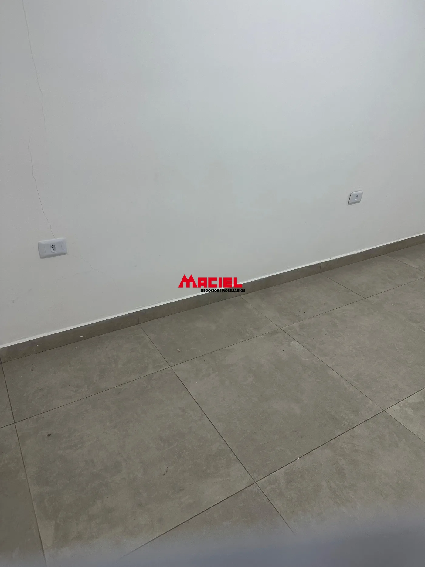 Alugar Comercial / Ponto Comercial em S&atilde;o Jos&eacute; dos Campos R$ 3.500,00 - Foto 3