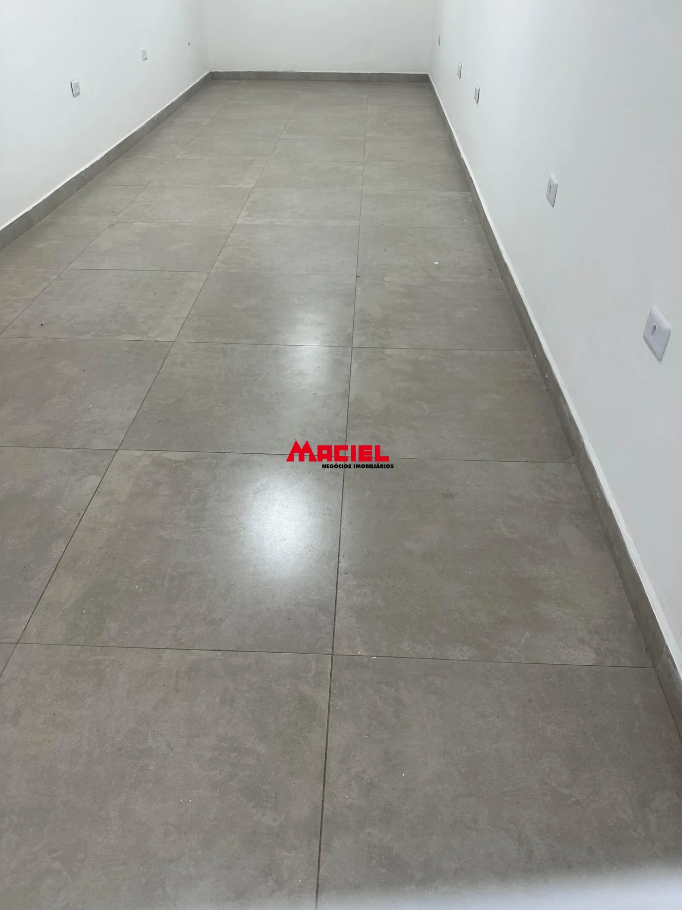 Alugar Comercial / Ponto Comercial em S&atilde;o Jos&eacute; dos Campos R$ 3.500,00 - Foto 4