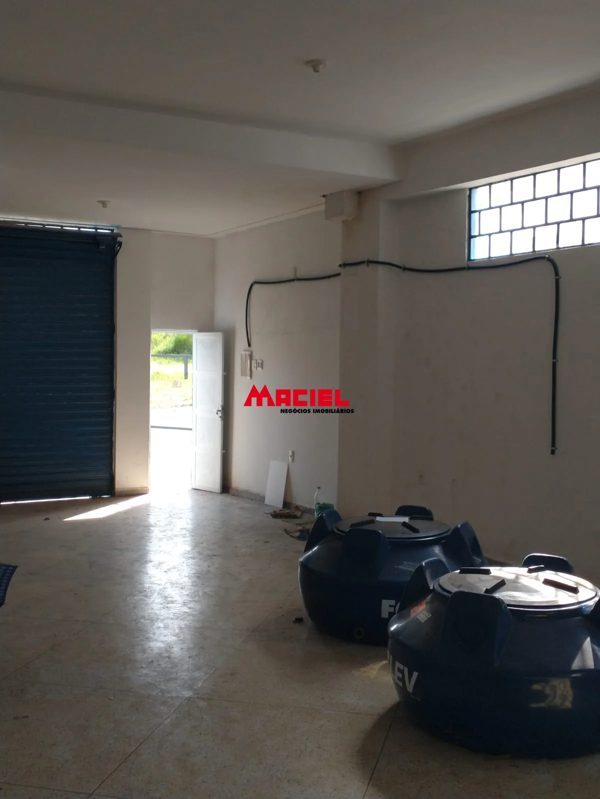 Alugar Comercial / Ponto Comercial em S&atilde;o Jos&eacute; dos Campos R$ 1.600,00 - Foto 15