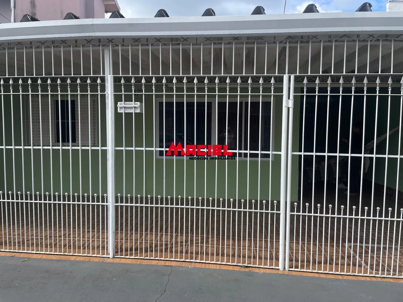 Alugar Casa / Padr&atilde;o em S&atilde;o Jos&eacute; dos Campos R$ 3.200,00 - Foto 2
