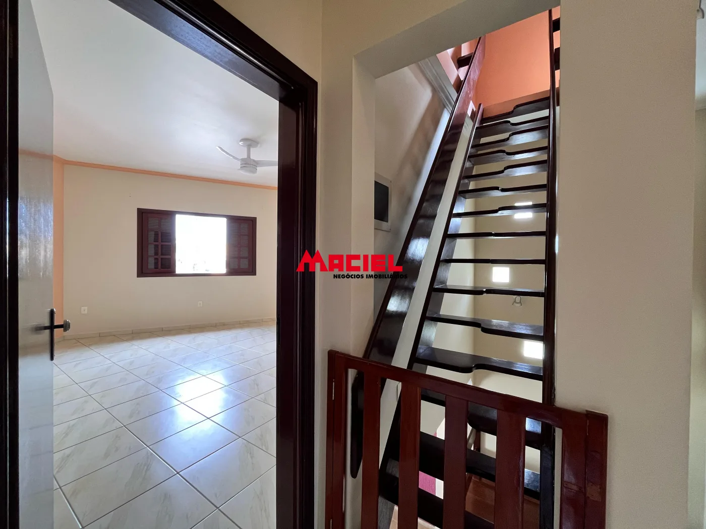 Comprar Casa / Condom&iacute;nio em Ca&ccedil;apava R$ 890.000,00 - Foto 2
