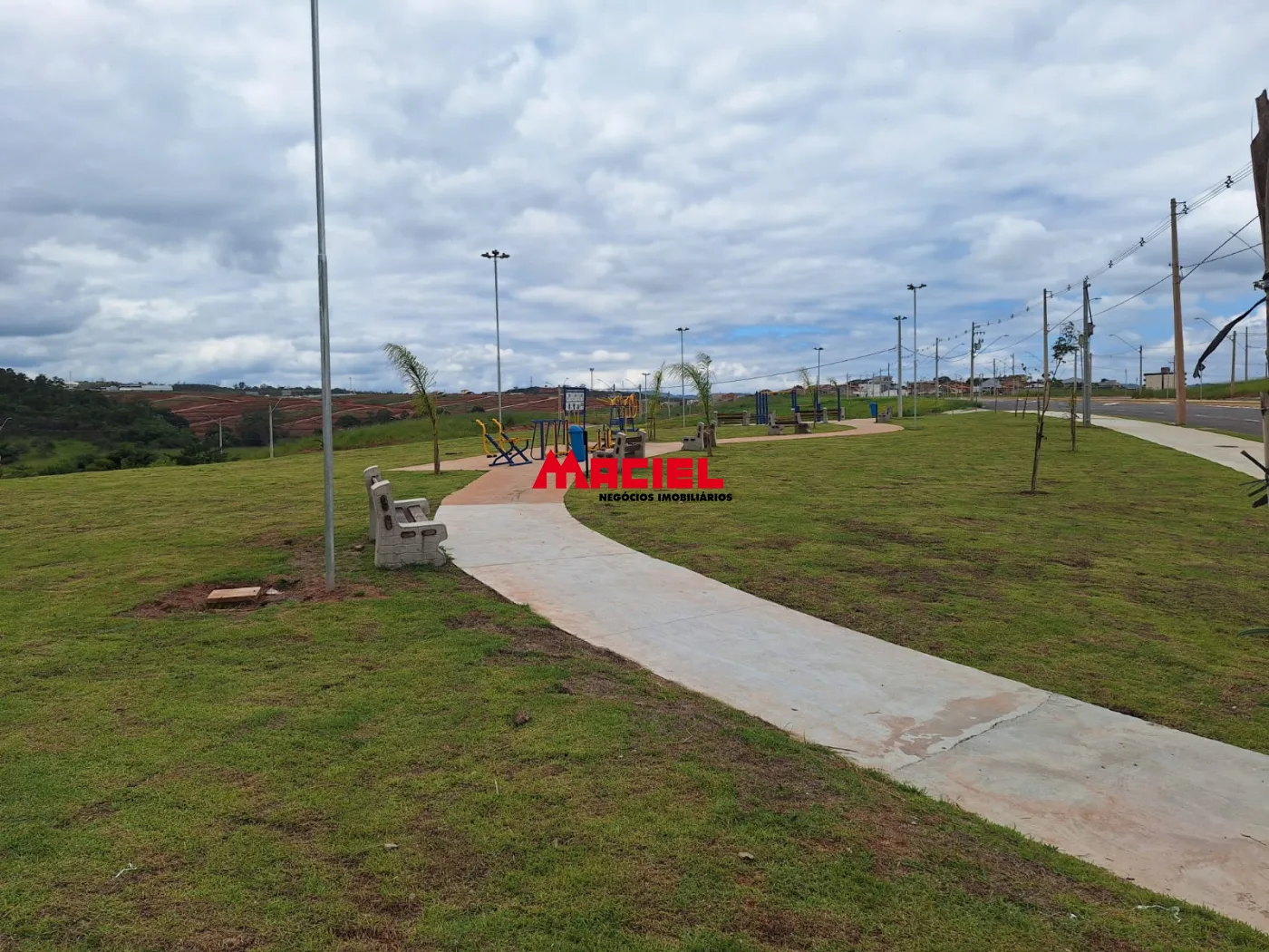 Comprar Terreno / Padr&atilde;o em S&atilde;o Jos&eacute; dos Campos R$ 375.000,00 - Foto 1