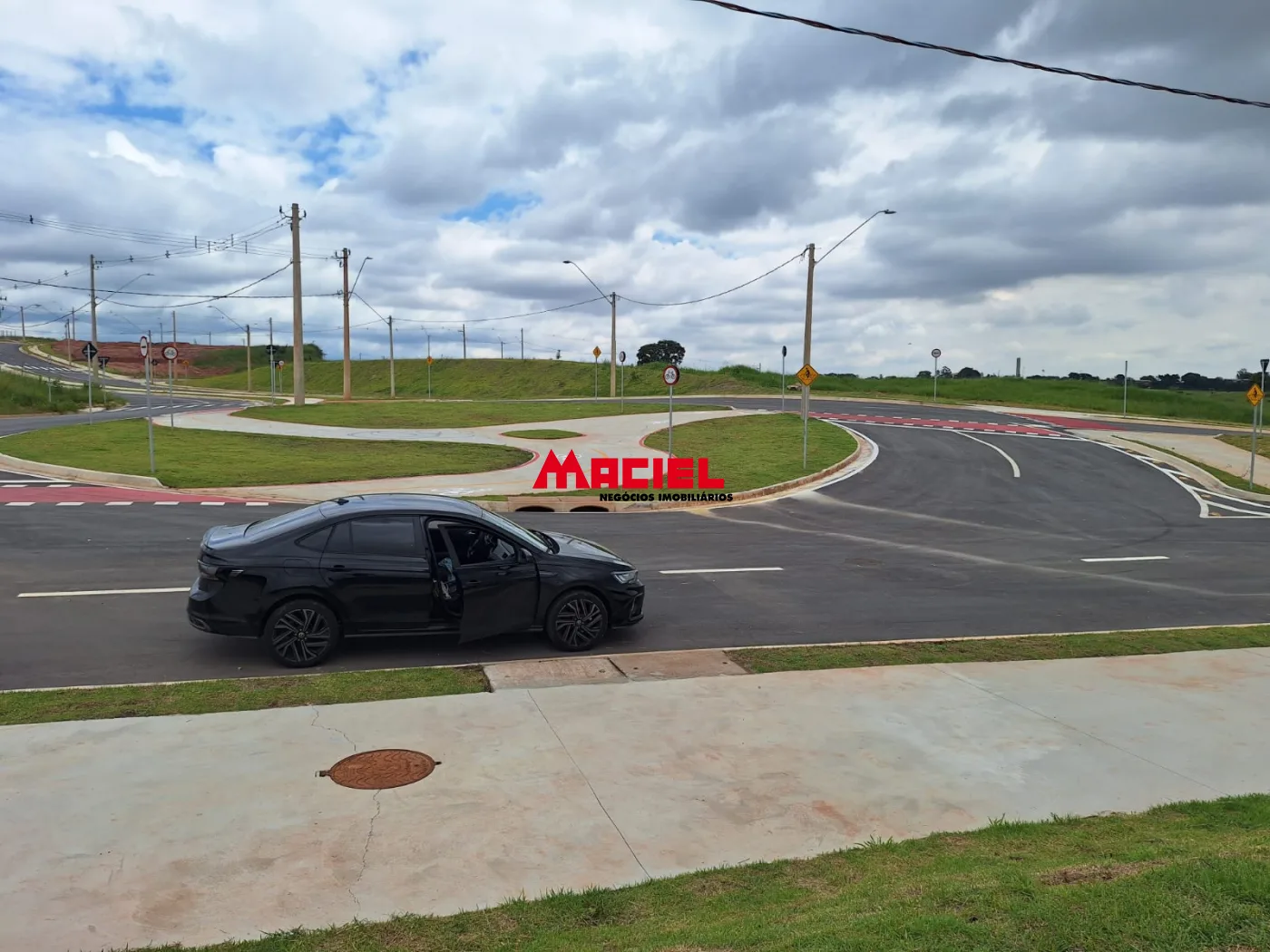 Comprar Terreno / Padr&atilde;o em S&atilde;o Jos&eacute; dos Campos R$ 375.000,00 - Foto 3