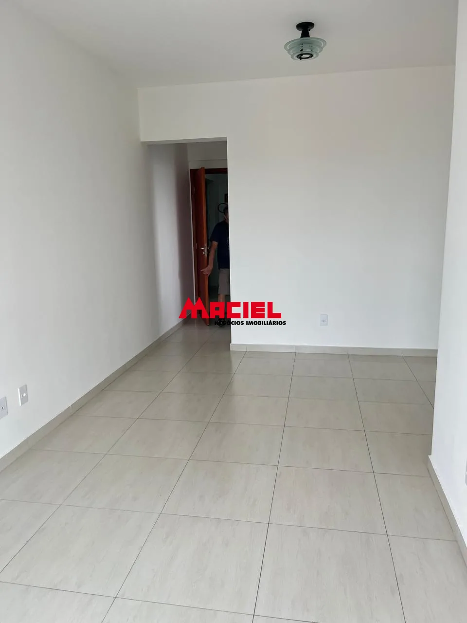 Alugar Apartamento / Padr&atilde;o em S&atilde;o Jos&eacute; dos Campos R$ 2.250,00 - Foto 3