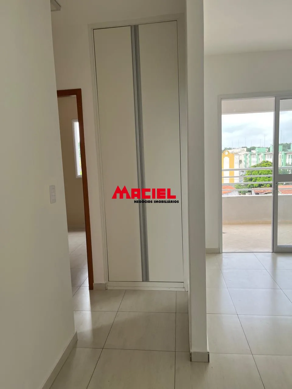 Alugar Apartamento / Padr&atilde;o em S&atilde;o Jos&eacute; dos Campos R$ 2.250,00 - Foto 4