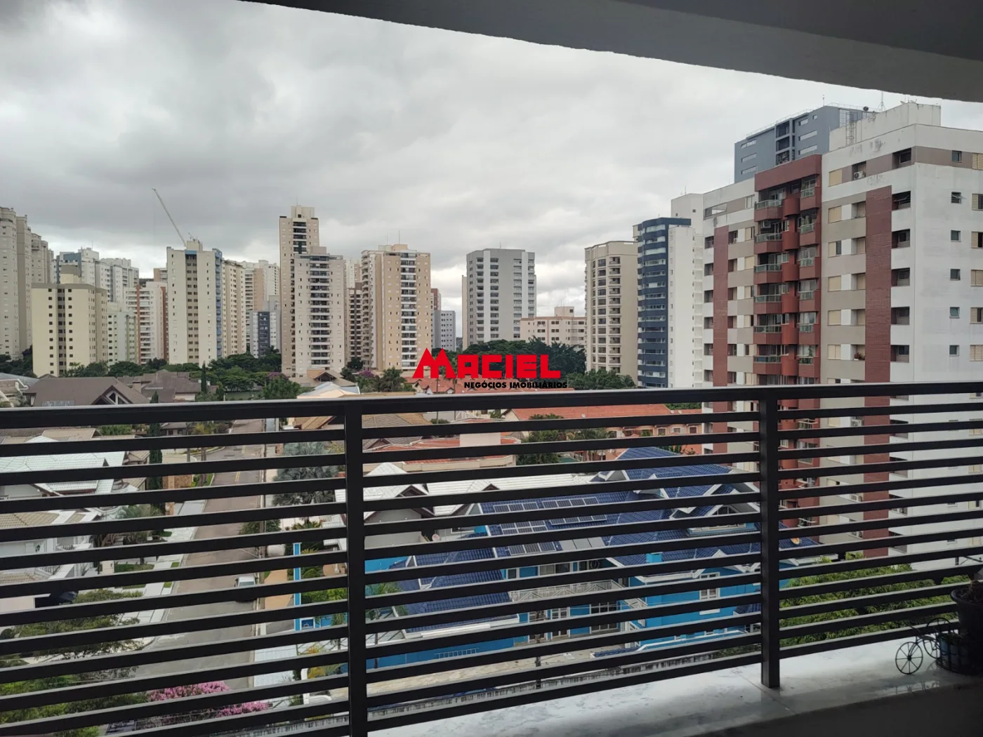 Alugar Apartamento / Mobiliado em S&atilde;o Jos&eacute; dos Campos R$ 3.800,00 - Foto 5