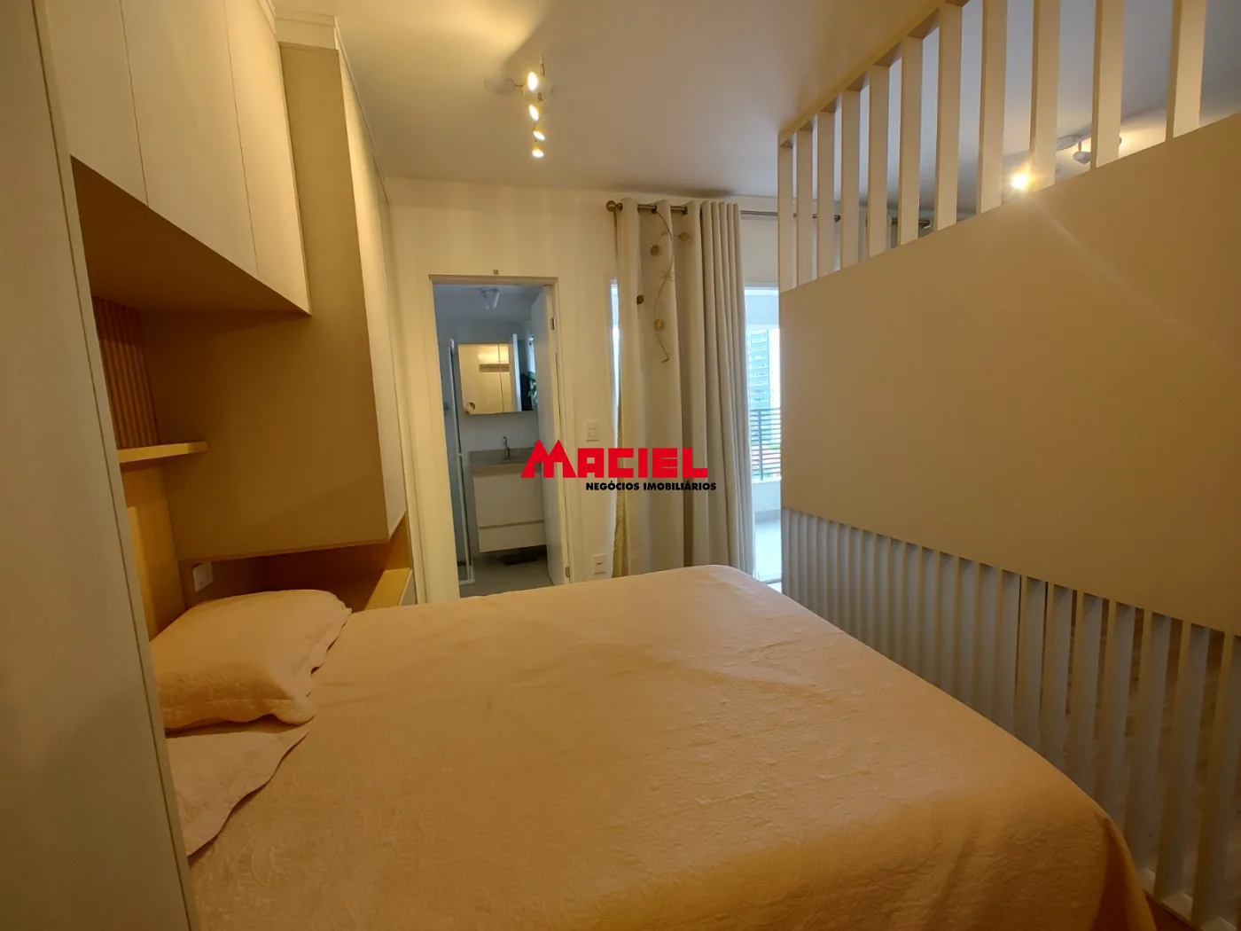 Alugar Apartamento / Mobiliado em S&atilde;o Jos&eacute; dos Campos R$ 3.800,00 - Foto 9