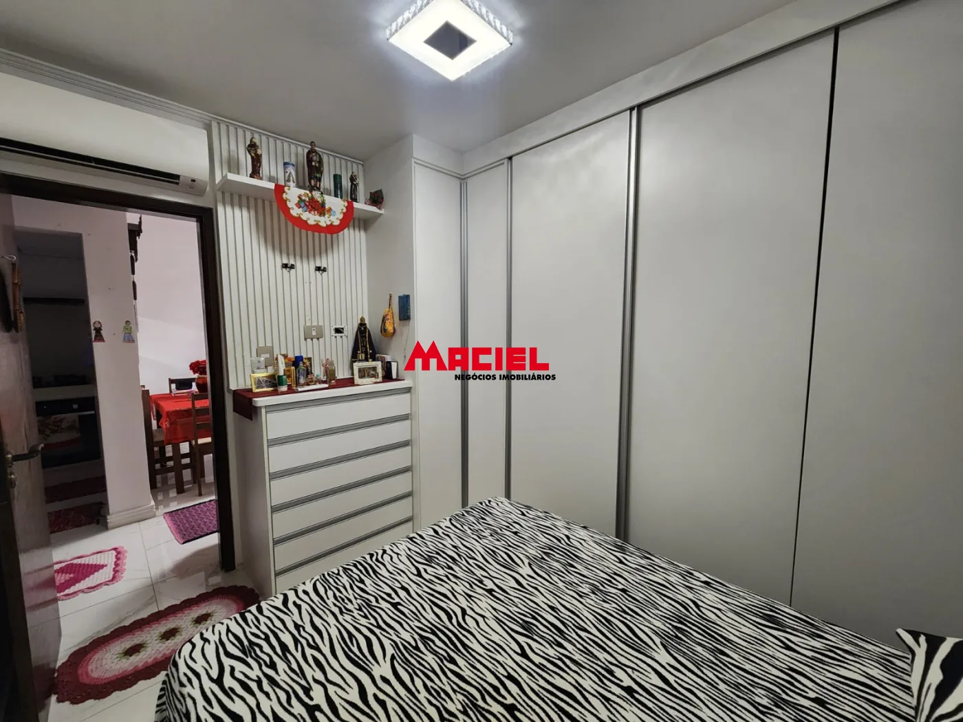 Comprar Apartamento / Padr&atilde;o em S&atilde;o Jos&eacute; dos Campos R$ 370.000,00 - Foto 11