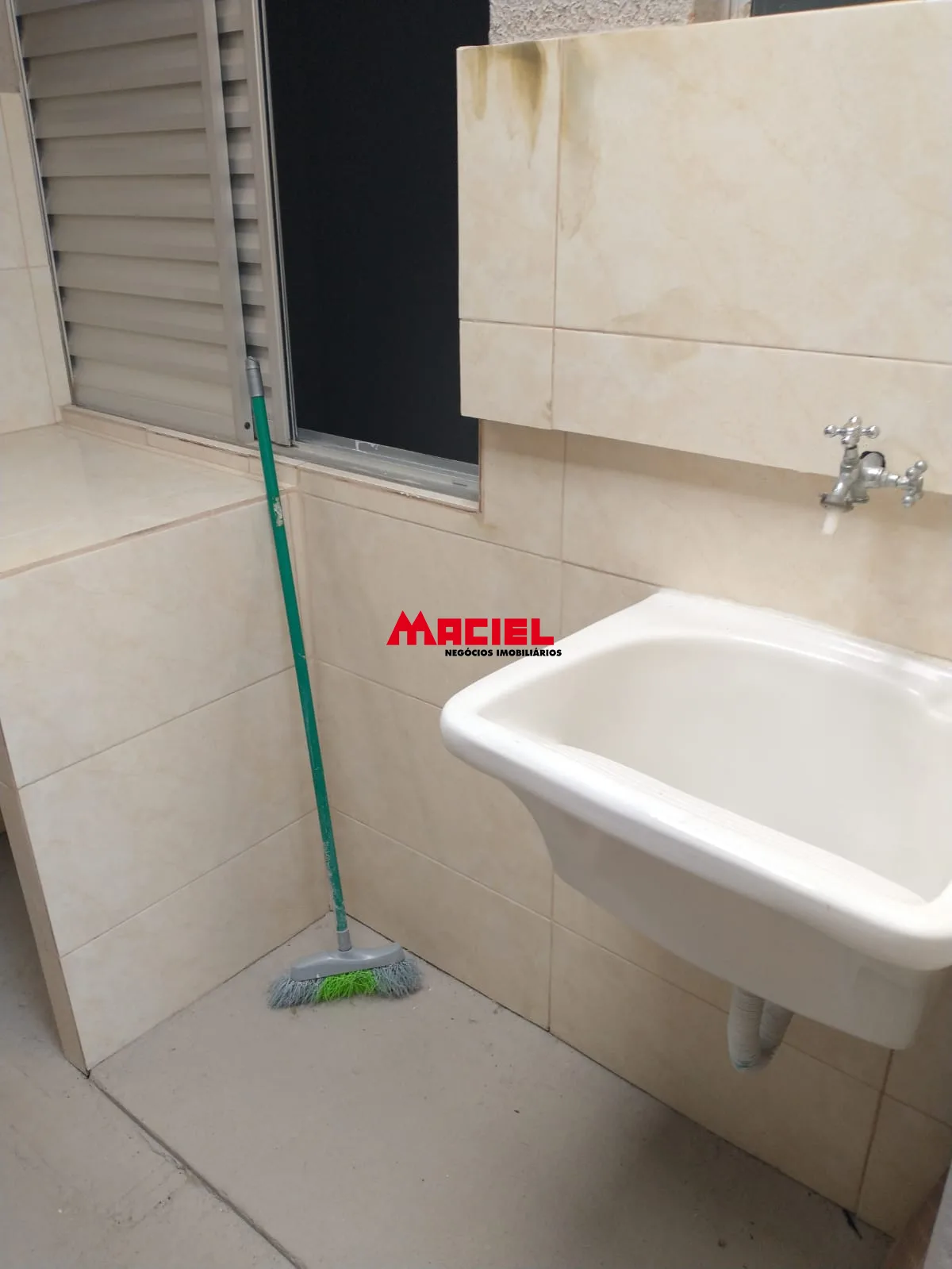 Alugar Casa / Condom&iacute;nio em S&atilde;o Jos&eacute; dos Campos R$ 1.750,00 - Foto 56