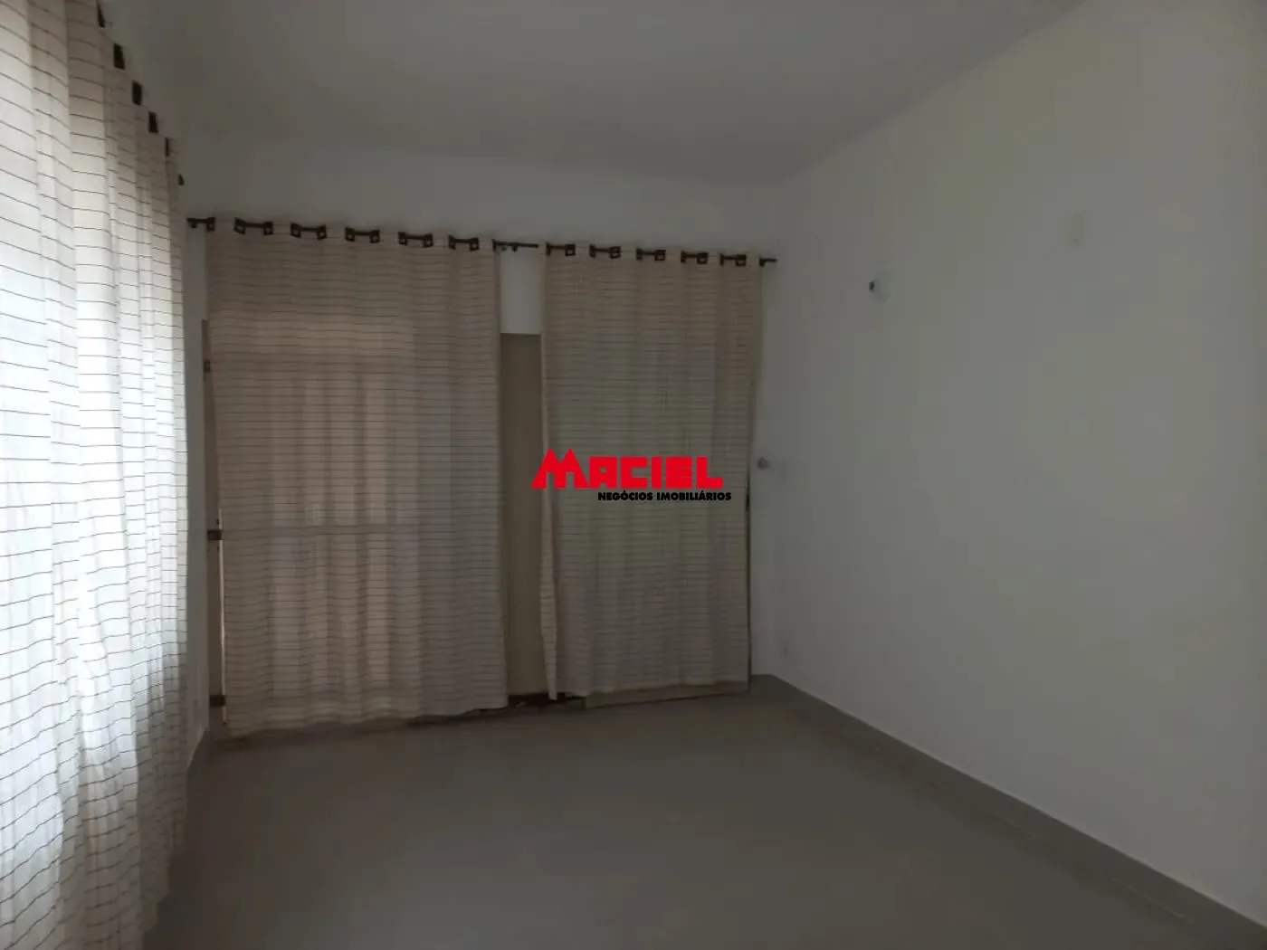 Alugar Casa / Padr&atilde;o em S&atilde;o Jos&eacute; dos Campos R$ 2.350,00 - Foto 2