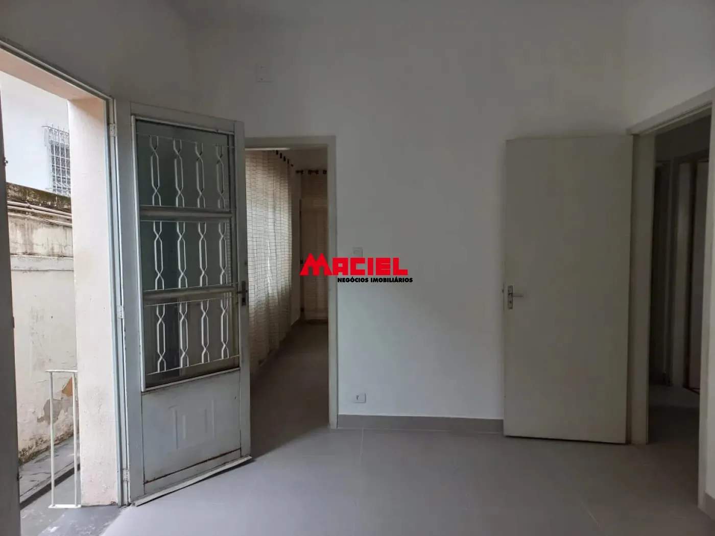 Alugar Casa / Padr&atilde;o em S&atilde;o Jos&eacute; dos Campos R$ 2.350,00 - Foto 4