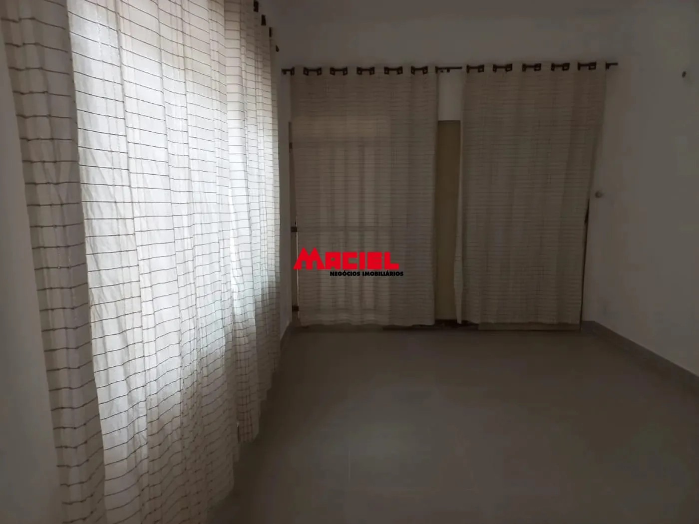 Alugar Casa / Padr&atilde;o em S&atilde;o Jos&eacute; dos Campos R$ 2.350,00 - Foto 5