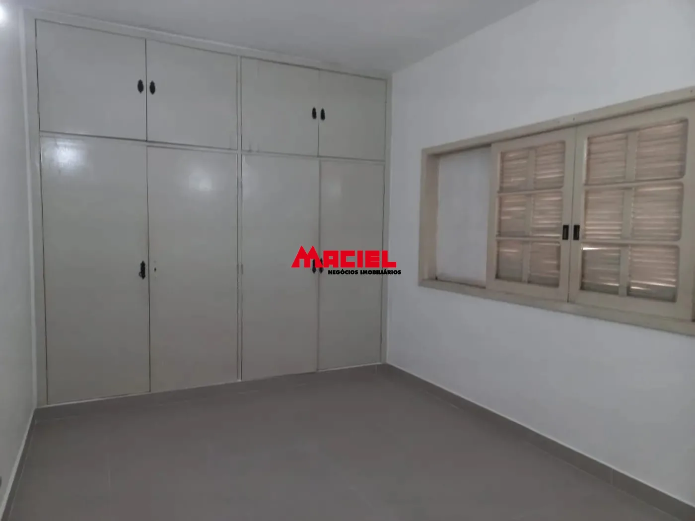Alugar Casa / Padr&atilde;o em S&atilde;o Jos&eacute; dos Campos R$ 2.350,00 - Foto 14
