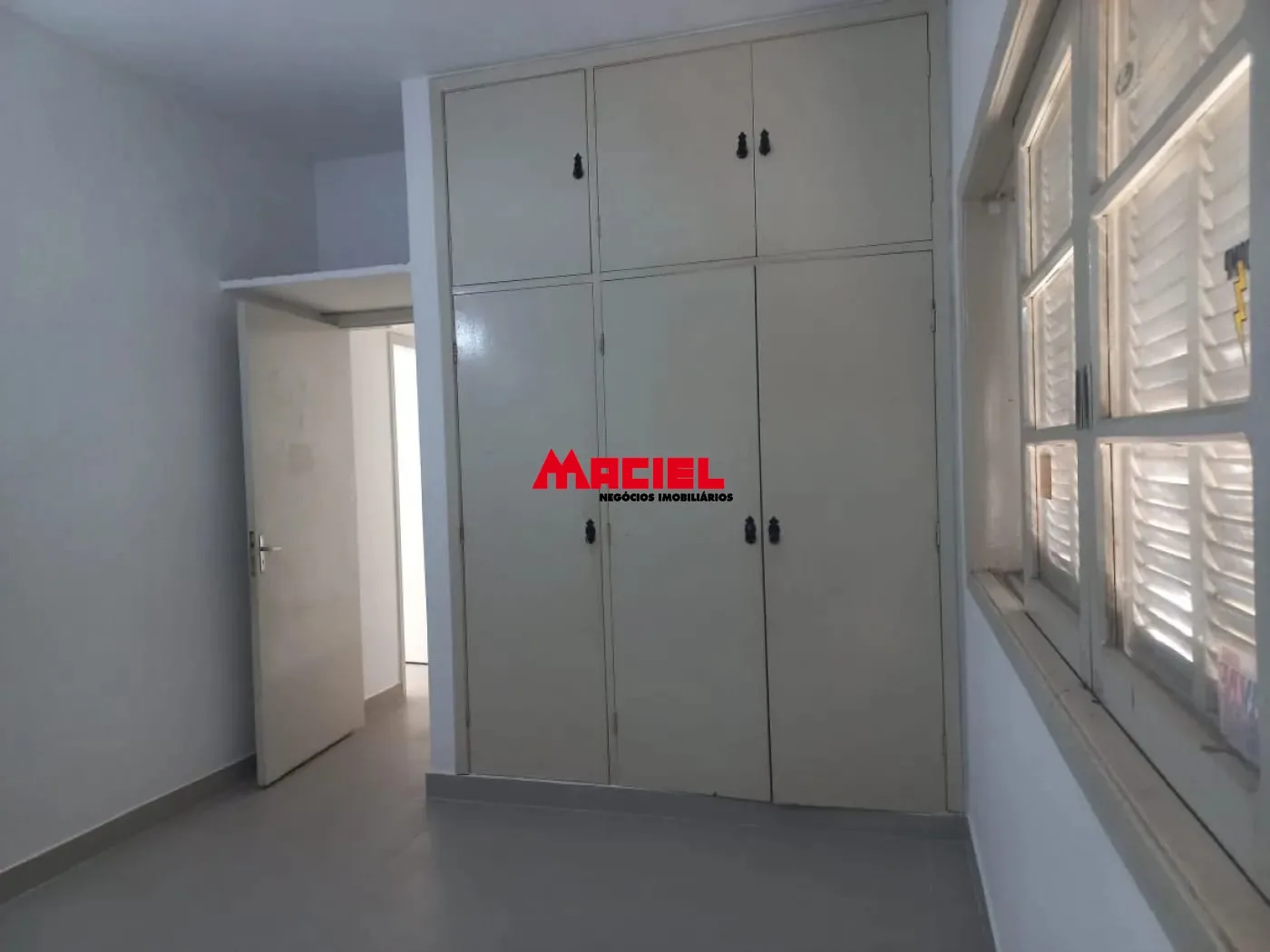 Alugar Casa / Padr&atilde;o em S&atilde;o Jos&eacute; dos Campos R$ 2.350,00 - Foto 17