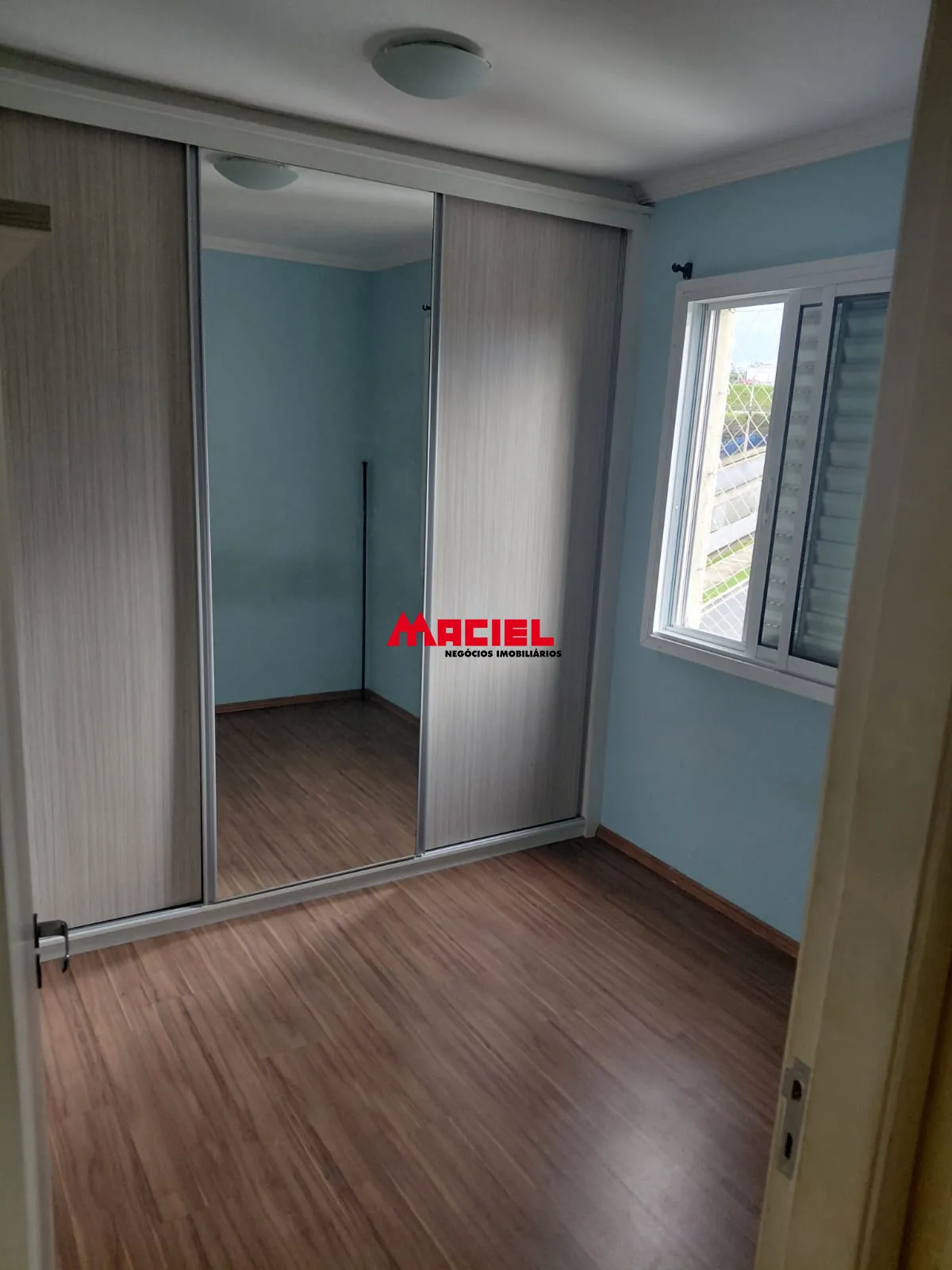 Alugar Apartamento / Padr&atilde;o em S&atilde;o Jos&eacute; dos Campos R$ 1.650,00 - Foto 2