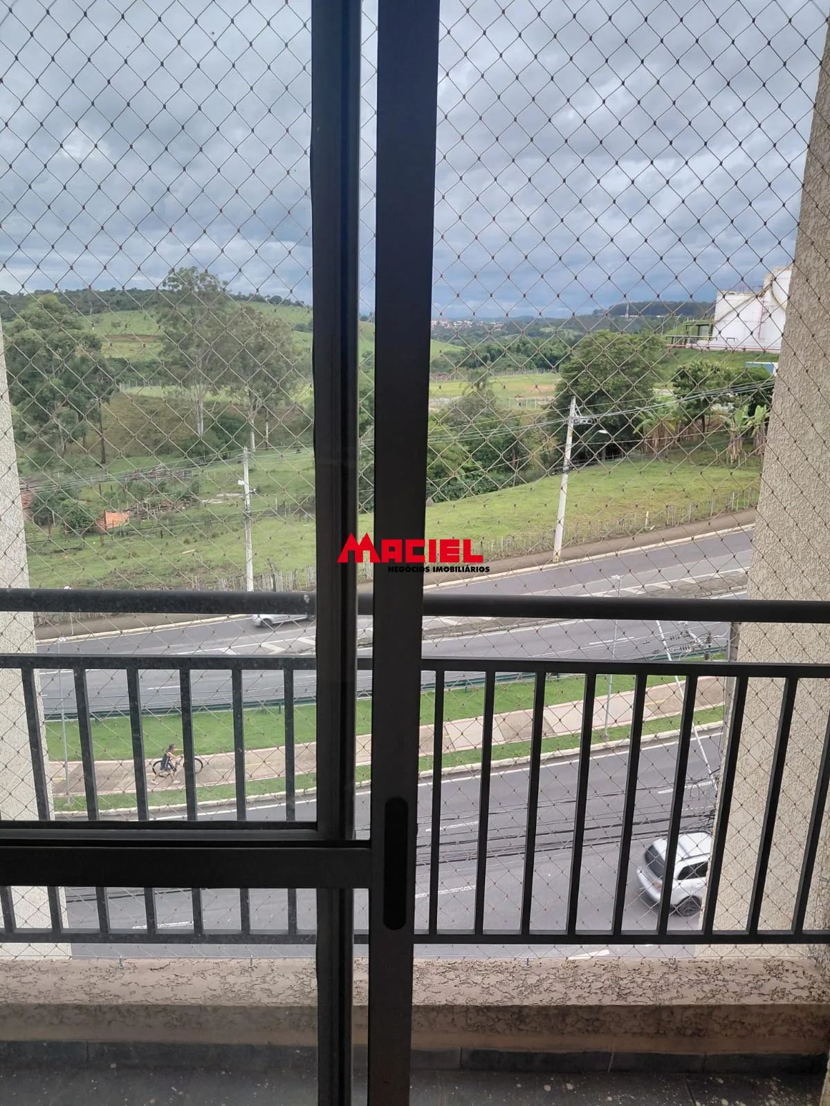 Alugar Apartamento / Padr&atilde;o em S&atilde;o Jos&eacute; dos Campos R$ 1.650,00 - Foto 11