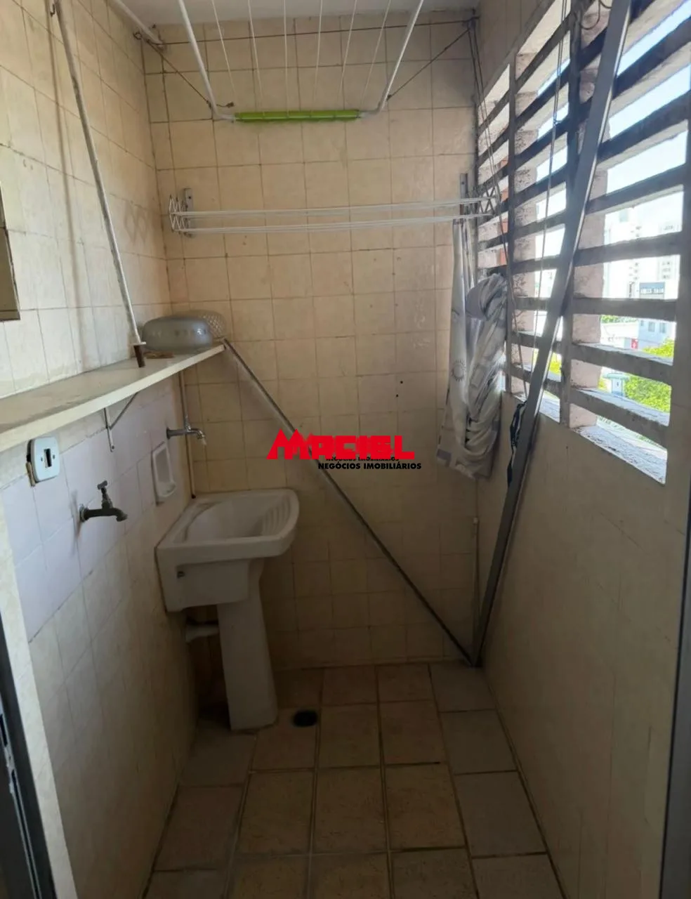 Alugar Apartamento / Padr&atilde;o em S&atilde;o Jos&eacute; dos Campos R$ 1.600,00 - Foto 7