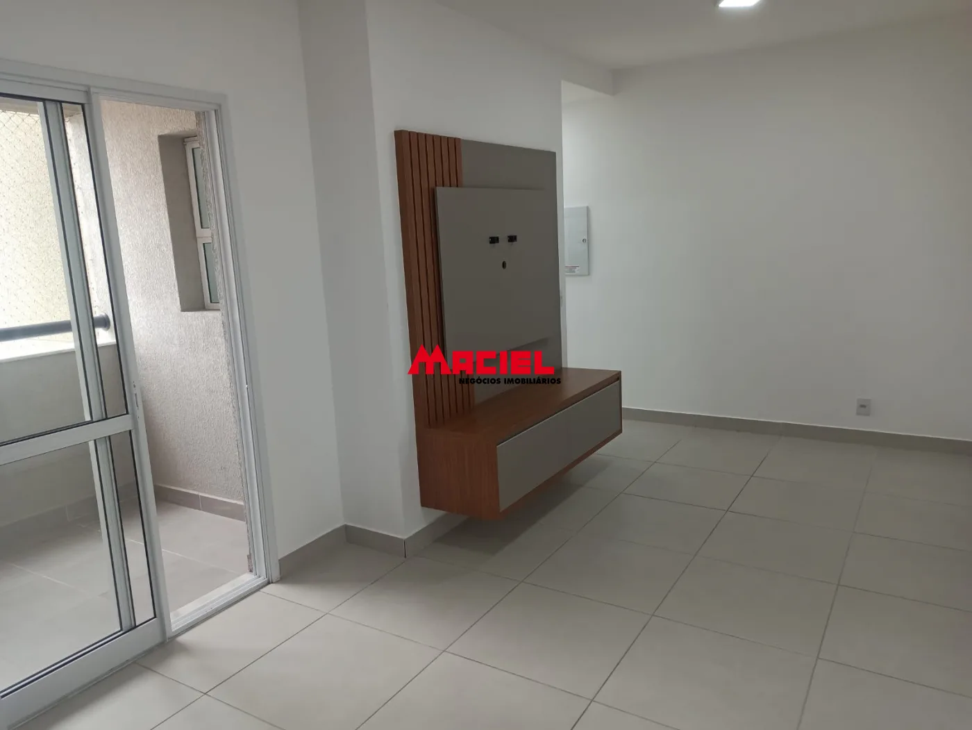 Alugar Apartamento / Padr&atilde;o em S&atilde;o Jos&eacute; dos Campos R$ 2.800,00 - Foto 3