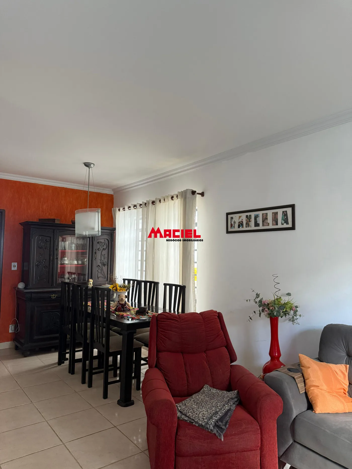 Comprar Casa / Padr&atilde;o em S&atilde;o Jos&eacute; dos Campos R$ 950.000,00 - Foto 1