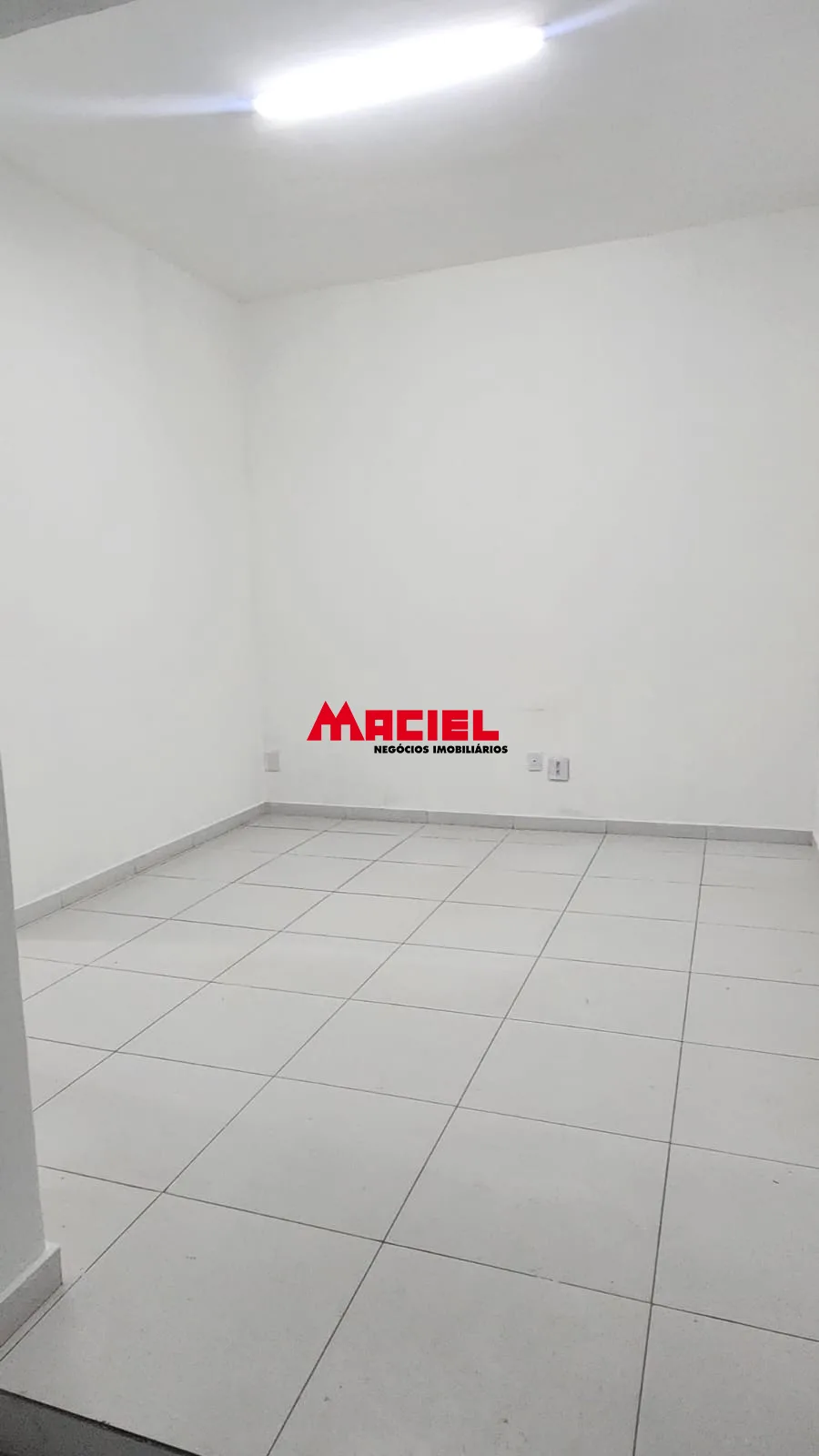 Alugar Comercial / Ponto Comercial em S&atilde;o Jos&eacute; dos Campos R$ 18.700,00 - Foto 2