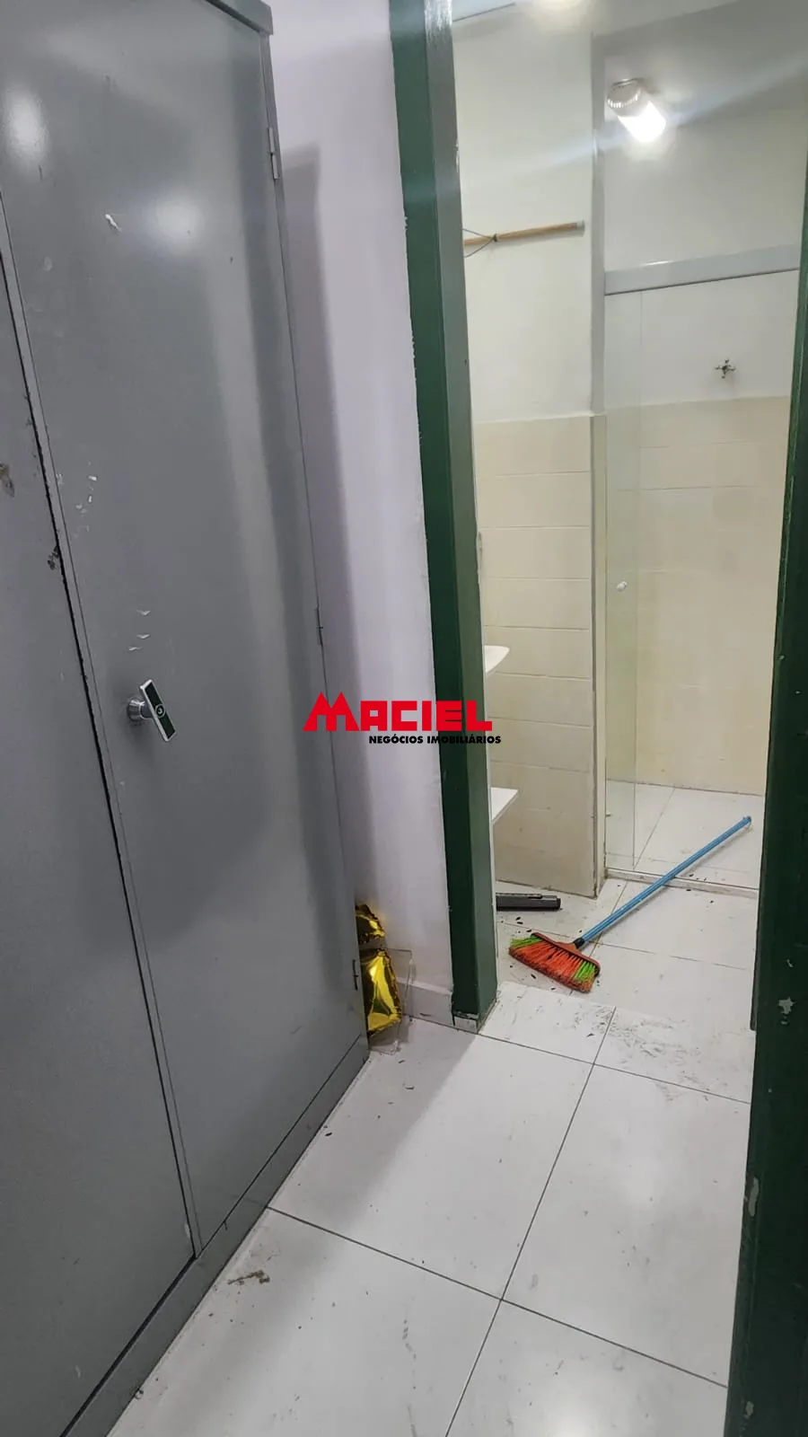 Alugar Comercial / Ponto Comercial em S&atilde;o Jos&eacute; dos Campos R$ 18.700,00 - Foto 4