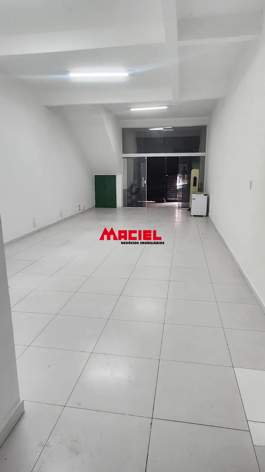 Alugar Comercial / Ponto Comercial em S&atilde;o Jos&eacute; dos Campos R$ 18.700,00 - Foto 5