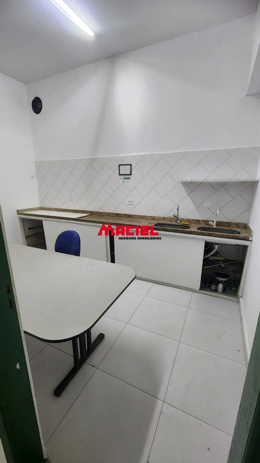 Alugar Comercial / Ponto Comercial em S&atilde;o Jos&eacute; dos Campos R$ 18.700,00 - Foto 11
