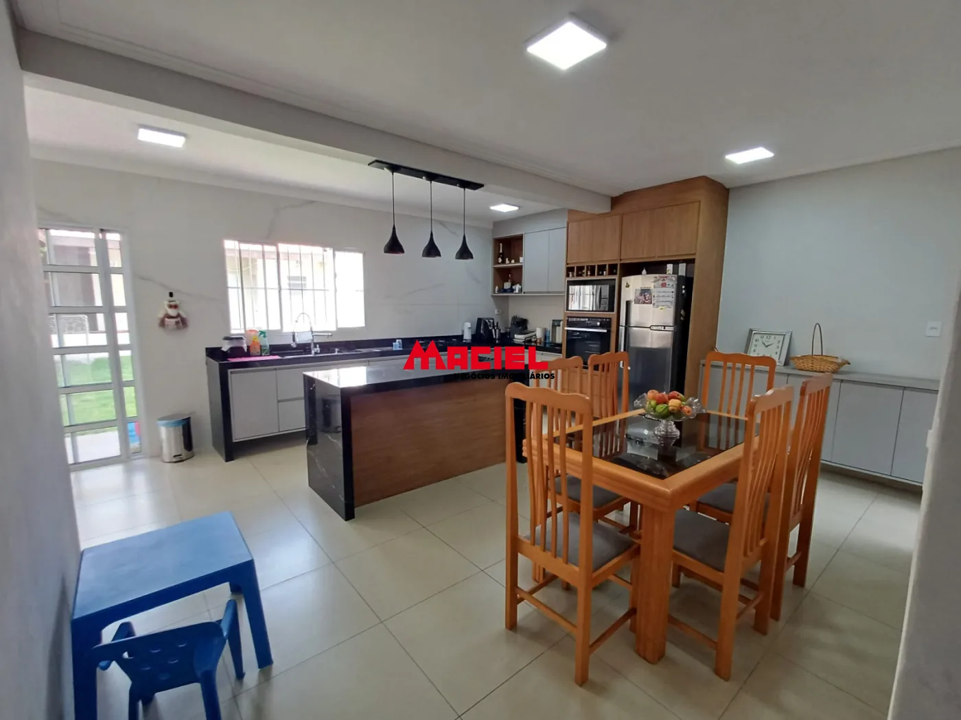 Comprar Casa / Padr&atilde;o em S&atilde;o Jos&eacute; dos Campos R$ 935.000,00 - Foto 1