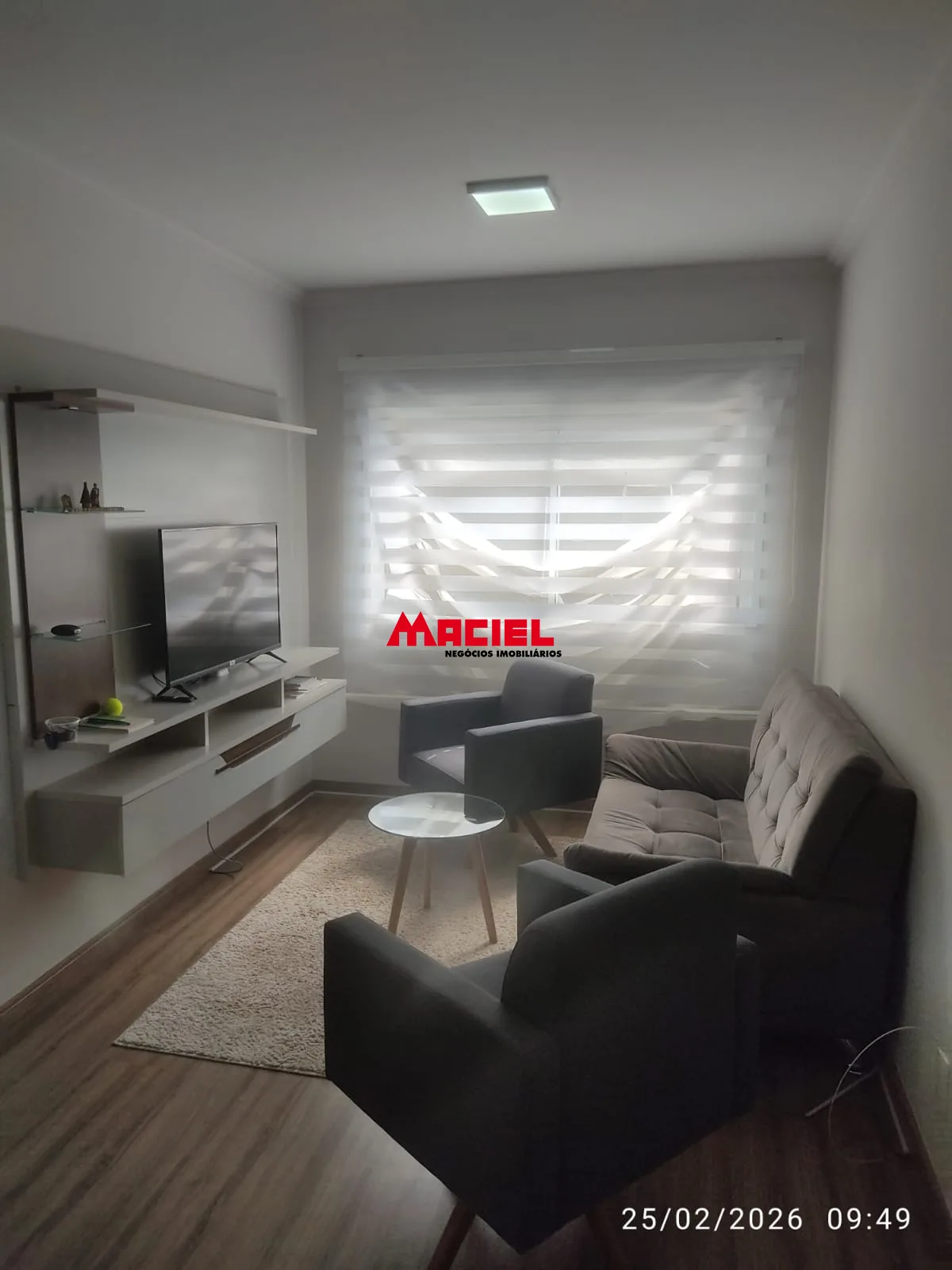 Alugar Apartamento / Padr&atilde;o em S&atilde;o Jos&eacute; dos Campos R$ 1.500,00 - Foto 2