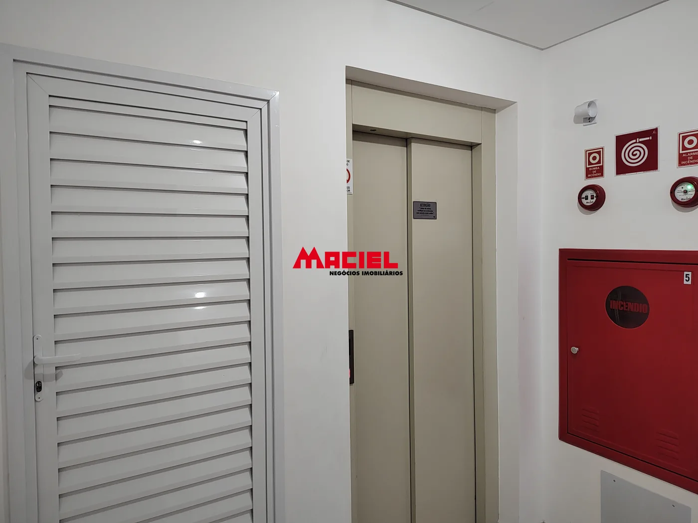 Comprar Apartamento / Padr&atilde;o em S&atilde;o Jos&eacute; dos Campos R$ 430.000,00 - Foto 14