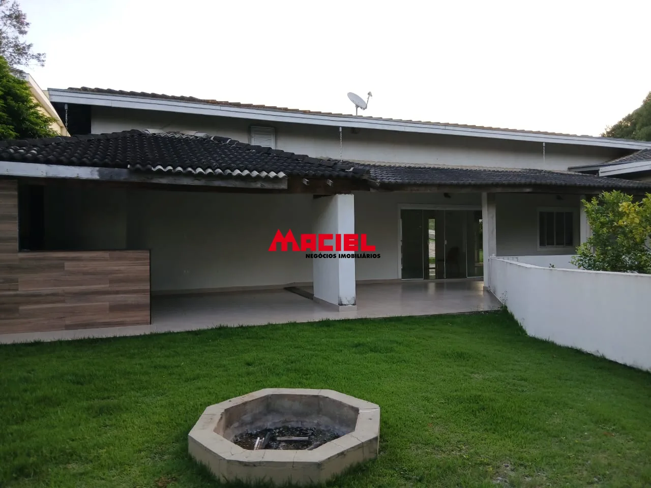 Alugar Casa / Condom&iacute;nio em Jambeiro R$ 4.000,00 - Foto 1